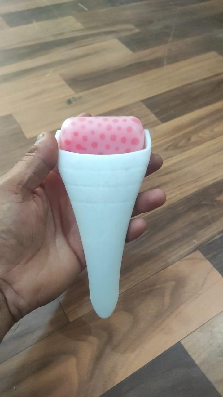 चेहरे की त्वचा की देखभाल के लिए आइस रोलर