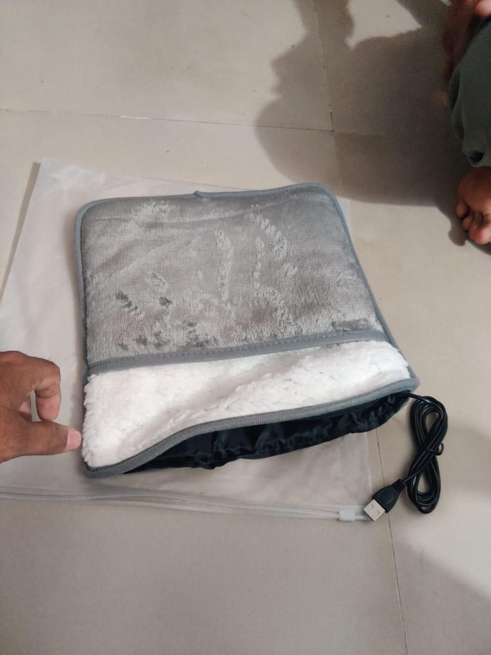 हल्के घरेलू फुट हीटिंग पैड को स्टोर करें